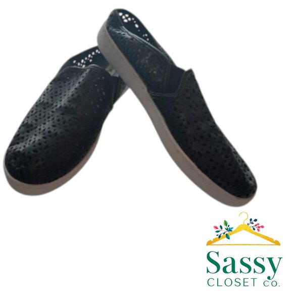 STEVE MADDEN Slides – Chic Black Loafers, Size 7, EUC - Picture 1 of 11